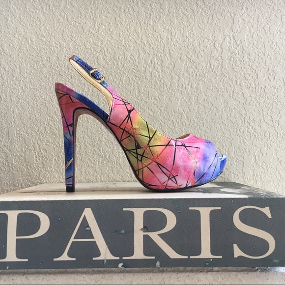 🌈👠Top Heels Co Rainbow Sandals - Picture 2 of 5